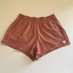 vuori dash shorts